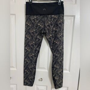 Varley floral crop leggings